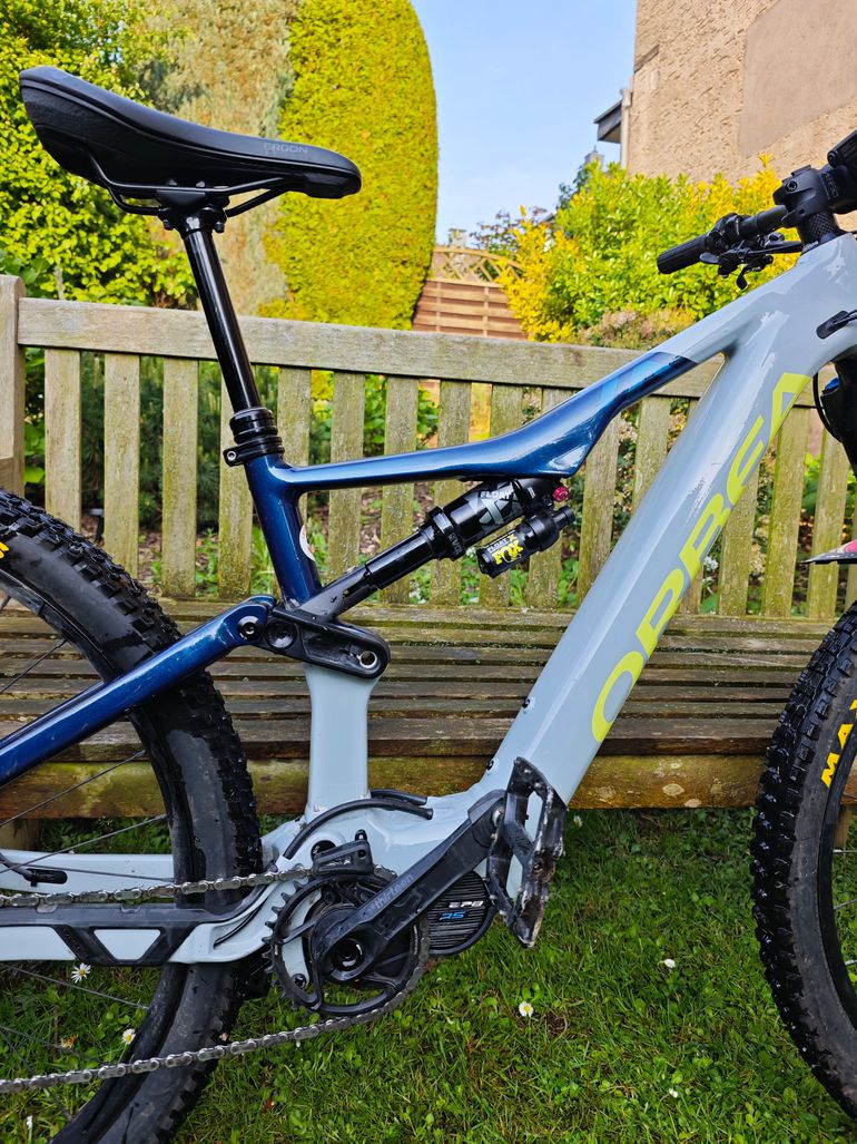 Used Orbea H15 2023 Mountainbike, Light Gray — image 3 of 5