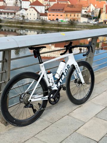 Used Factor Custom Shimano Ultegra Di2 2026 Road & Gravel, White — image 2 of 3
