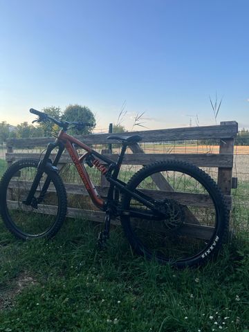 Brugt Rocky Mountain Slayer Alloy 50 2023 2023 Mountainbike — billede 5 af 5