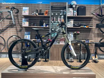 Tweedehands Commencal Supreme V2 DH 2011 MTB