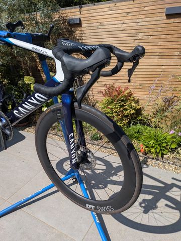 Tweedehands Canyon Aeroad CF SL 8 Disc 2023 2023 Road & Gravel — afbeelding 2 van 5