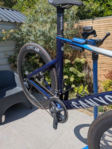 Tweedehands Canyon Aeroad CF SL 8 Disc 2023 2023 Road & Gravel — afbeelding 3 van 5