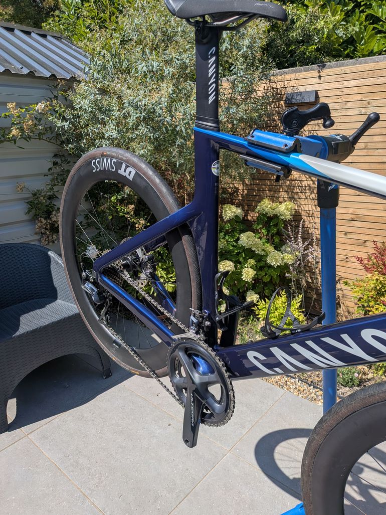 Canyon Aeroad CF SL 8 Disc 2023 2023 Road & Gravel usato, Blu — immagine 3 di 5