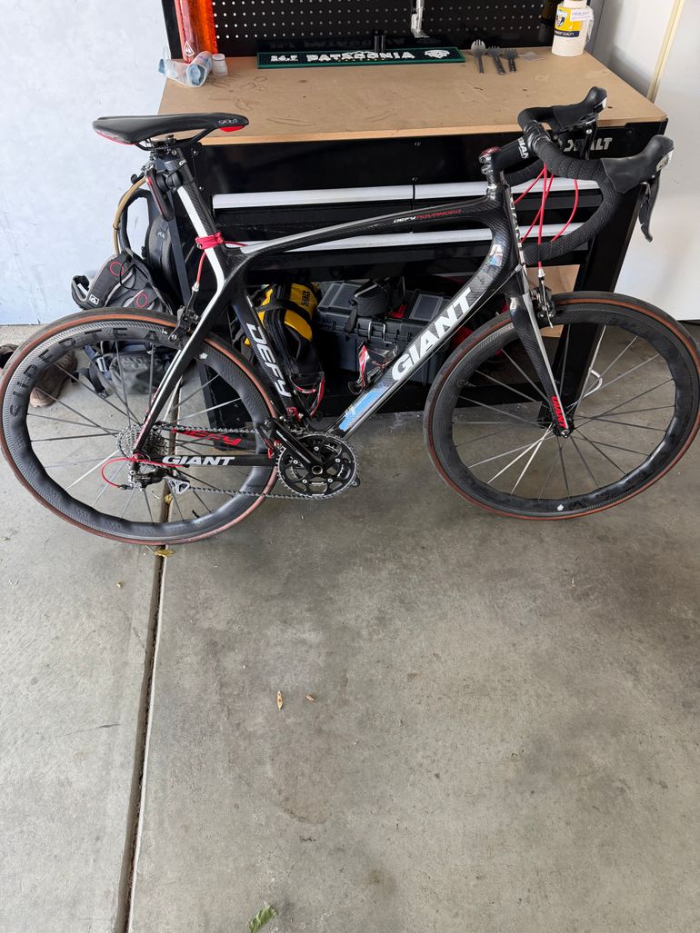 Used Giant Defy Advanced 3 (Compact) 2011 2011 Road & Gravel, Black — image 2 of 3