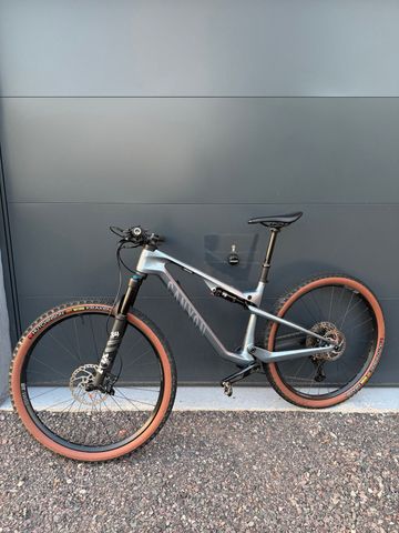 Brugt Canyon Lux Trail CF 6 2025 2025 Mountainbike — billede 1 af 9
