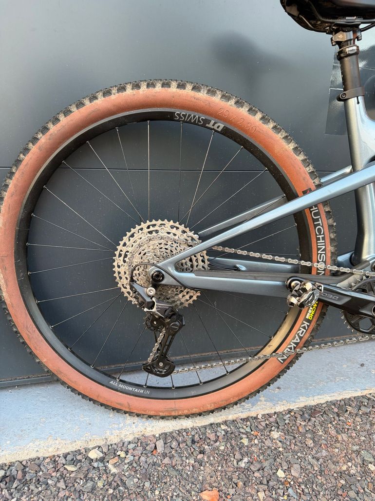 Brugt Canyon Lux Trail CF 6 2025 2025 Mountainbike — billede 4 af 9