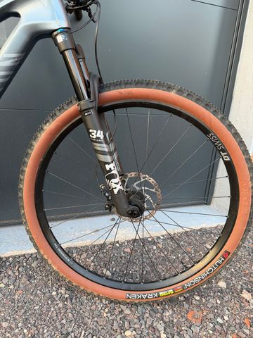 Brugt Canyon Lux Trail CF 6 2025 2025 Mountainbike — billede 5 af 9