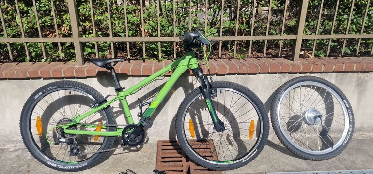 CUBE ACID 240 2022 2022 Youth usato, Verde — immagine 4 di 9