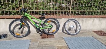 CUBE ACID 240 2022 2022 Kids & Youth usato