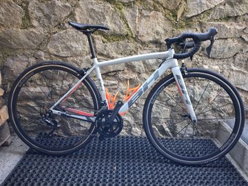 Tweedehands Ultralight 2020 Road & Gravel — afbeelding 1 van 5