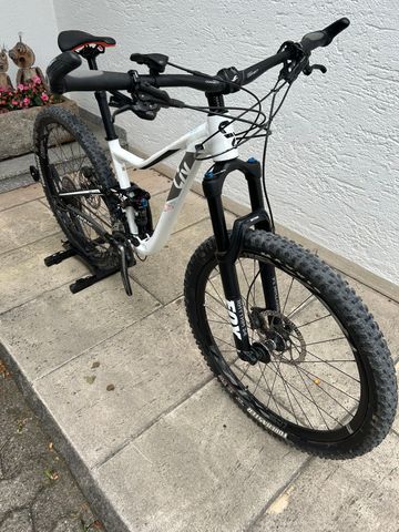 Used Liv Pique 2 2018 2018 Mountainbike, White, 27.5 — image 3 of 6