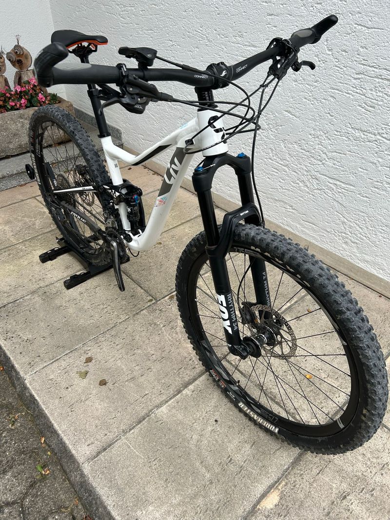 Used Liv Pique 2 2018 2018 Mountainbike, White, 27.5 — image 5 of 6