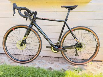 Tweedehands Focus MARES APEX 1 2018 2018 Road & Gravel — afbeelding 1 van 14