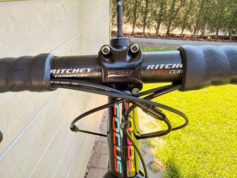 Gebrauchtes Focus MARES APEX 1 2018 2018 Road & Gravel, Schwarz — Bild 6 von 14