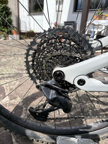 Canyon Spectral 125 CF 7 2022 2022 Mountainbike usato, Grigio chiaro — immagine 3 di 7