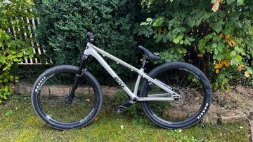 Gebrauchtes Rose THE BRUCE 1 2022 2022 Mountainbike, Hellgrau — Bild 1 von 12