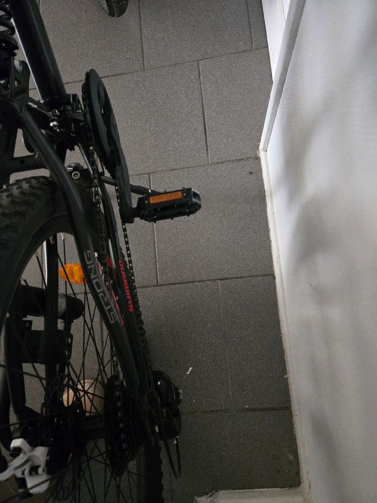 Used Licorne Custom Shimano Tourney 2025 Mountainbike, Black — image 5 of 8