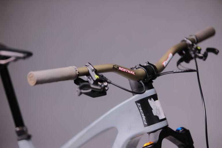 Gebrauchtes Bold Unplugged Ultimate 2024 Mountainbike, Hellgrau — Bild 3 von 5