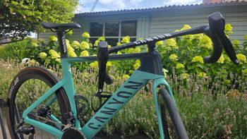 Brugt Canyon Aeroad CF SLX 7 eTap 2024 2024 Road & Gravel — billede 12 af 17