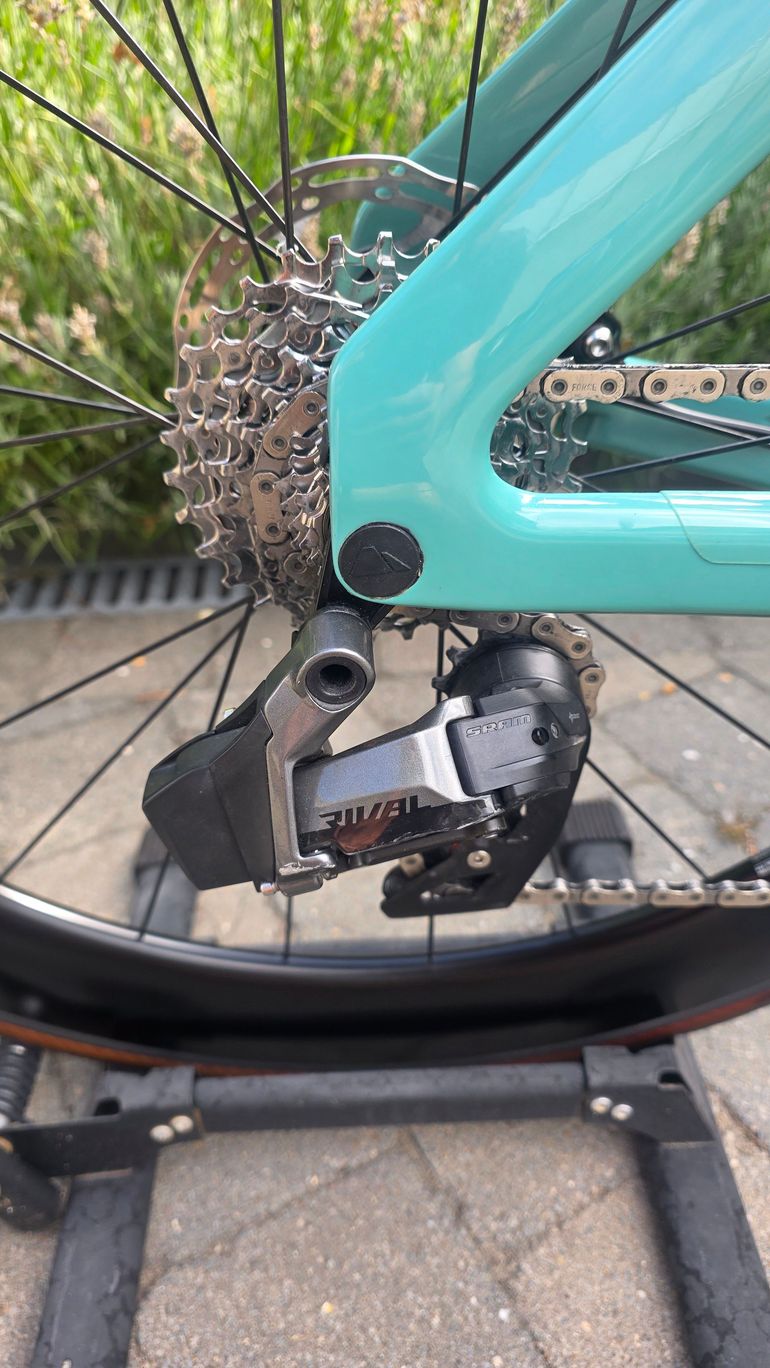 Brugt Canyon Aeroad CF SLX 7 eTap 2024 2024 Road & Gravel — billede 8 af 17