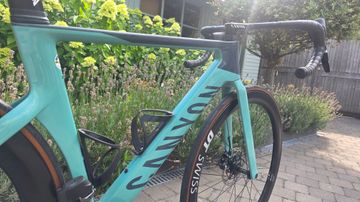 Canyon Aeroad CF SLX 7 eTap 2024 2024 Road & Gravel usato, Verde — immagine 3 di 17