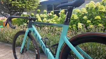 Brugt Canyon Aeroad CF SLX 7 eTap 2024 2024 Road & Gravel — billede 15 af 17