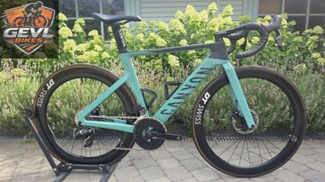 Canyon Aeroad CF SLX 7 eTap 2024 2024 Road & Gravel usato, Verde — immagine 16 di 17