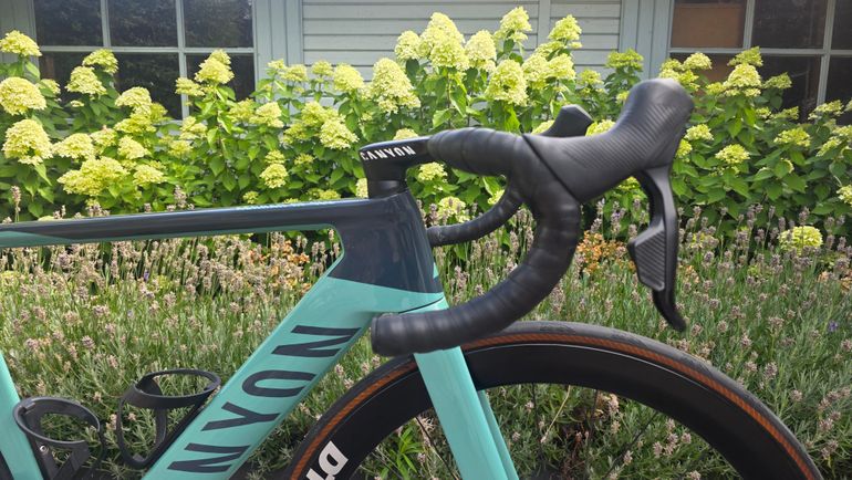 Brugt Canyon Aeroad CF SLX 7 eTap 2024 2024 Road & Gravel — billede 11 af 17