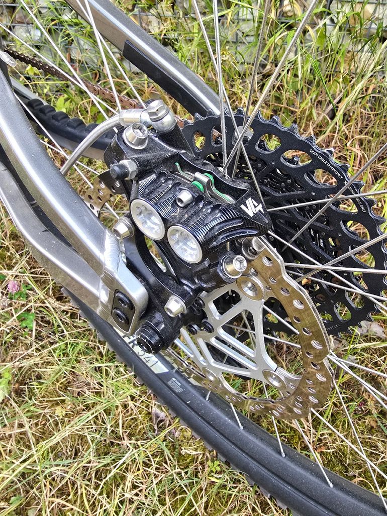 Used Banshee Custom SRAM GX Eagle 2023 Mountainbike, Light Gray — image 5 of 10