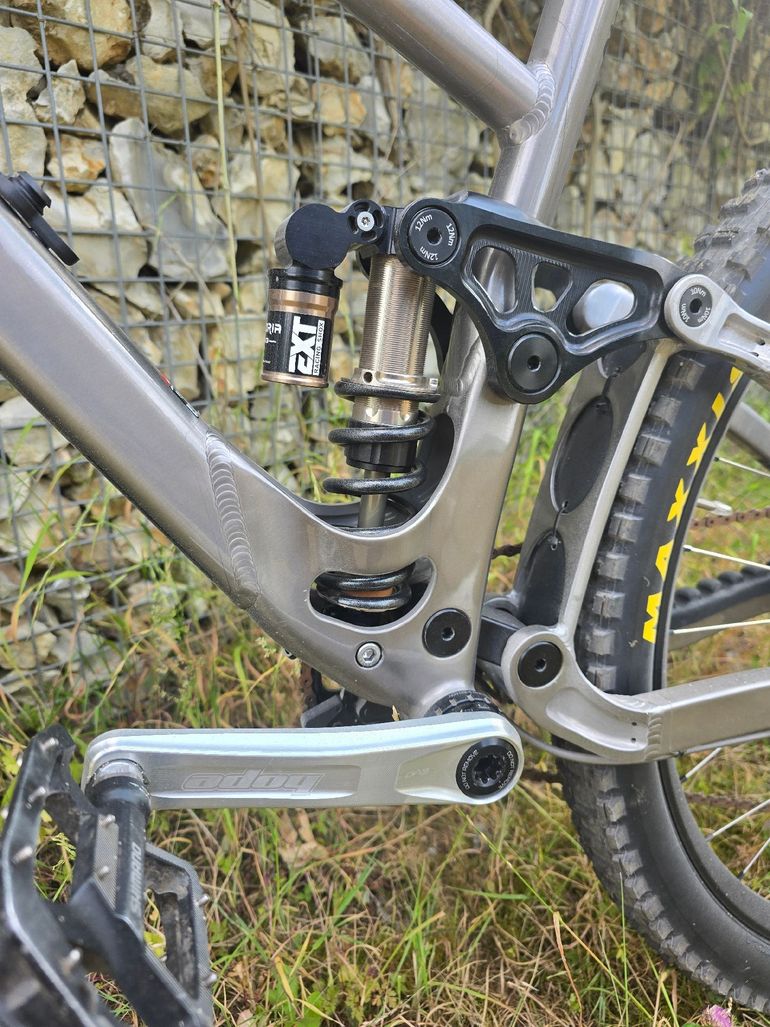 Used Banshee Custom SRAM GX Eagle 2023 Mountainbike, Light Gray — image 7 of 10