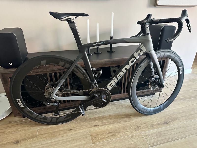 Used Bianchi Oltre XR4 - Ultegra Di2 2022 2022 Road & Gravel