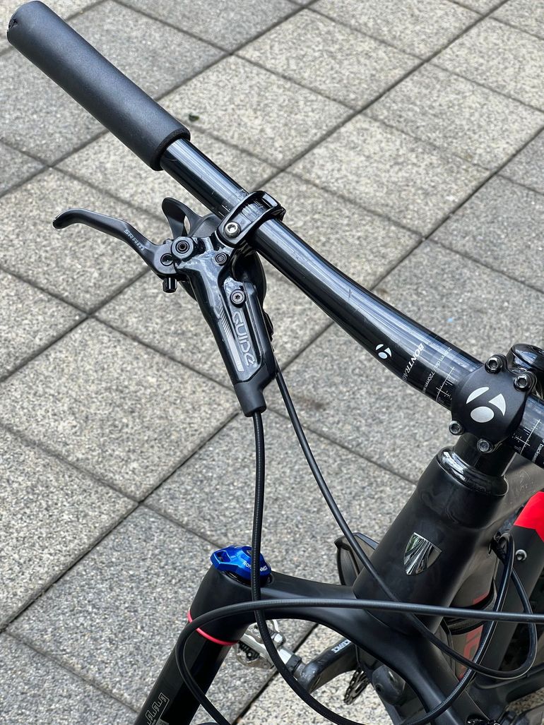 Used Trek Farley 9.8 2016 2016 Mountainbike, Black — image 3 of 5