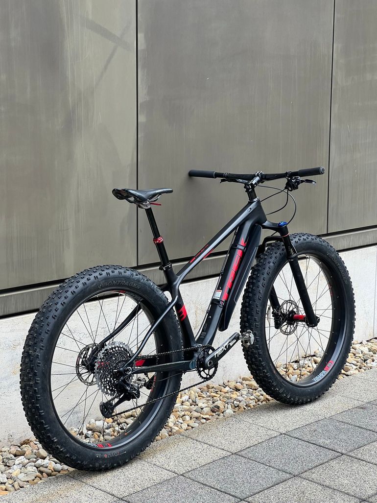 Used Trek Farley 9.8 2016 2016 Mountainbike, Black — image 2 of 5