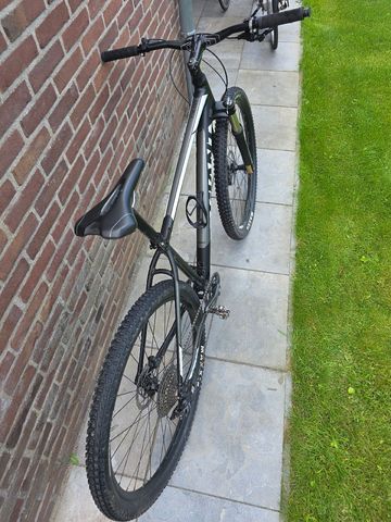 Used Giant Talon 2 2020 2020 Mountainbike, Black — image 4 of 5