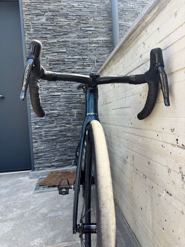 Used Scott Addict RC Pro 2024 2024 Road & Gravel, Blue — image 5 of 9