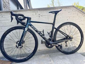 Used Scott Addict RC Pro 2024 2024 Road & Gravel, Blue — image 2 of 9