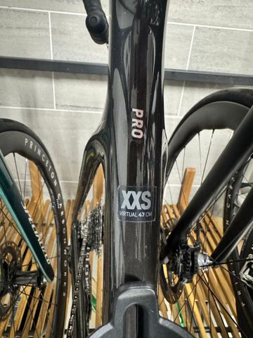 Used Scott Addict RC Pro 2024 2024 Road & Gravel, Blue — image 9 of 9