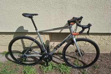 Used CUBE ATTAIN PRO 2023 2023 Road & Gravel, Light Gray — image 7 of 7