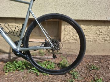Used CUBE ATTAIN PRO 2023 2023 Road & Gravel, Light Gray — image 3 of 7