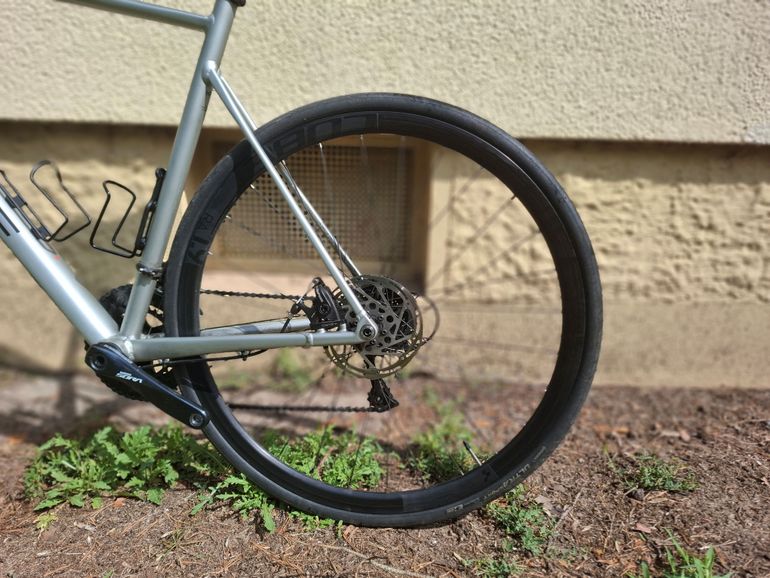Tweedehands CUBE ATTAIN PRO 2023 2023 Road & Gravel — afbeelding 3 van 7