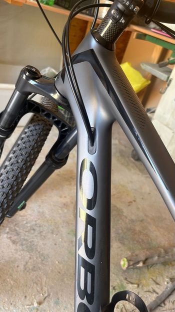 Orbea ALMA M50 2022 2022 Mountainbike usato, Nero — immagine 5 di 9