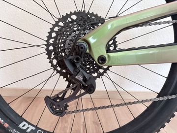 Used Cannondale Jekyll 1 2021 2021 Mountainbike, Green, 29 — image 3 of 7