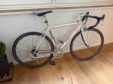 Used Felt F4130 - Athena 2012 2012 Road & Gravel, White — image 3 of 6