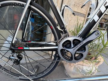 Used Trek Madone 5.2 2011 2011 Road & Gravel, Black — image 2 of 9