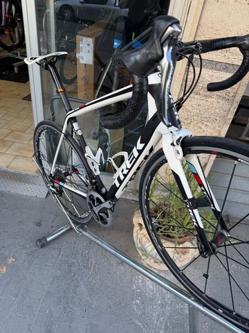 Used Trek Madone 5.2 2011 2011 Road & Gravel, Black — image 5 of 9