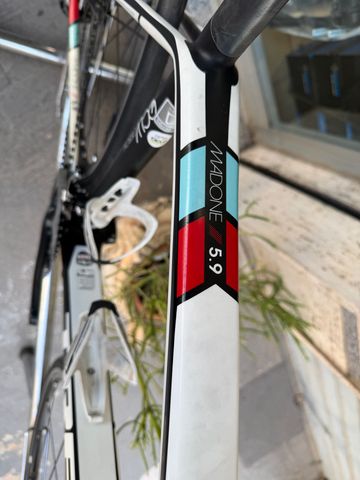 Used Trek Madone 5.2 2011 2011 Road & Gravel, Black — image 7 of 9
