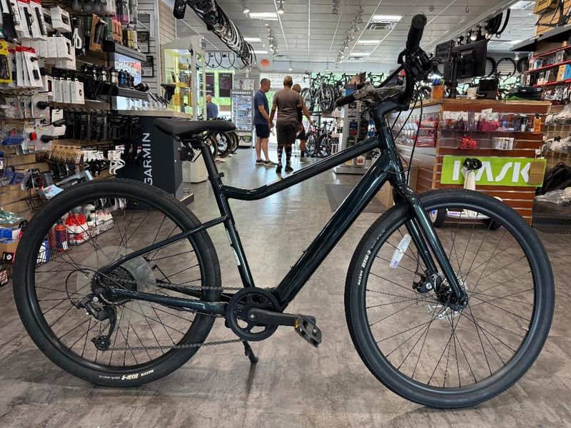 Used Cannondale Treadwell Neo 2 2022 2022 Urban & Touring