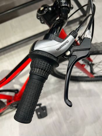 Used Trek Precaliber Other Shimano - Mountainbike 2023 Mountainbike, Red — image 7 of 7