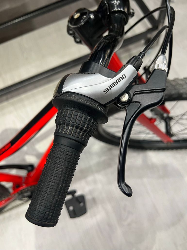 Used Trek Precaliber Other Shimano - Mountainbike 2023 Mountainbike, Red — image 7 of 7