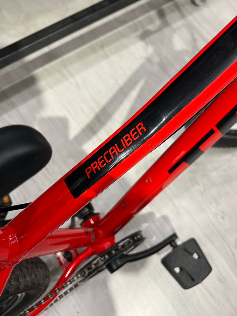Used Trek Precaliber Other Shimano - Mountainbike 2023 Mountainbike, Red — image 5 of 7